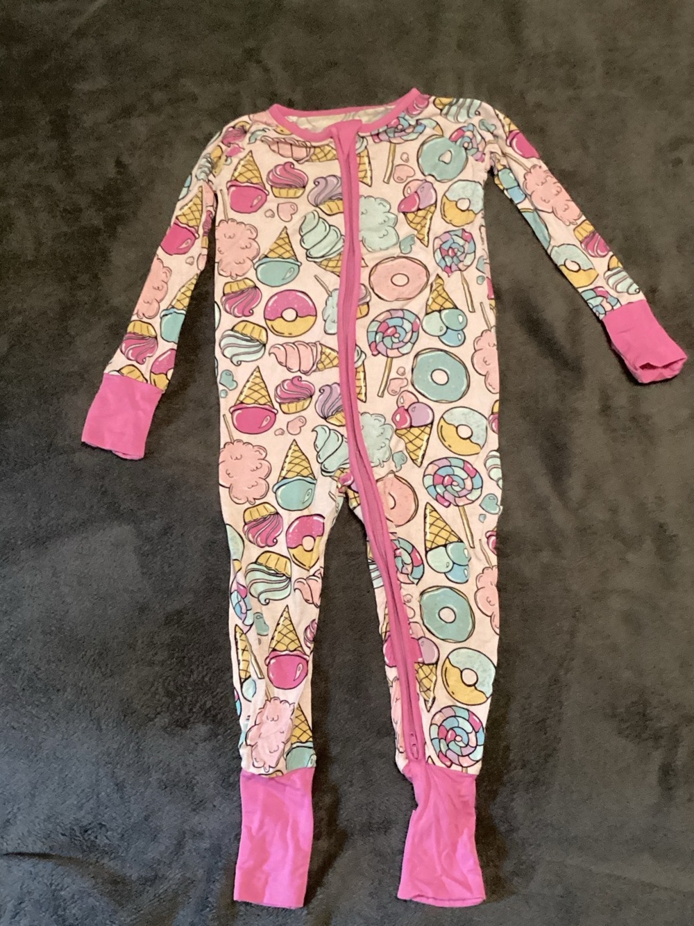 Girls little sleepies onesies with ice cream and doughnut print 12-18 months.